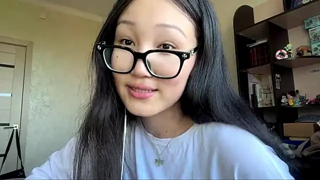 Snapshot of QueenOfCute chatting on 07-06-26, 04:19 QueenOfCute online show from 07-06-26, 04:19