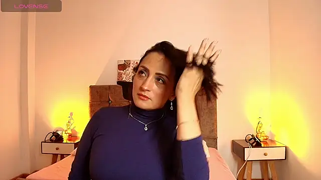 Snapshot of Eva_Bellucci chatting on 07-13-26, 03:50 Eva Bellucci online show from 07-13-26, 03:50