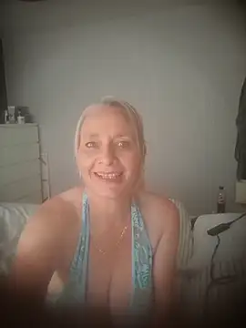 BellaUkCurvy online show from 07-28-26, 11:17