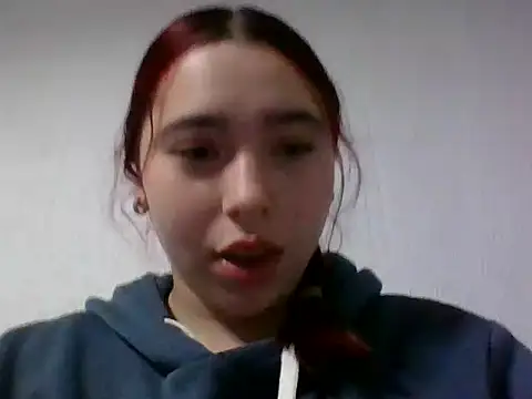 Snapshot of Ani_000 chatting on 07-12-26, 11:22 Ani 000 online show from 07-12-26, 11:22