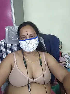 Snapshot of amudha143 chatting on 07-12-26, 03:35 amudha143 online show from 07-12-26, 03:35