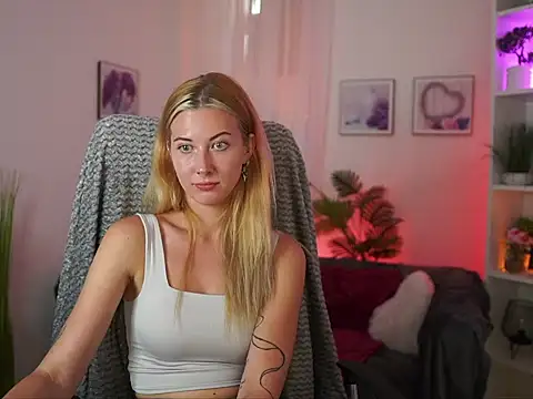 EmilySwann  online show from 07-08-26, 01:45