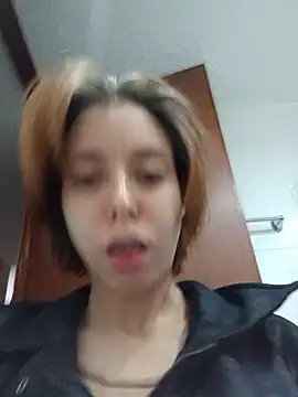 Snapshot of Alma_44 chatting on 07-18-26, 05:16 Alma 44 online show from 07-18-26, 05:16