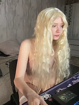 Snapshot of pocet_barbie chatting on 07-09-26, 06:58 pocet barbie online show from 07-09-26, 06:58