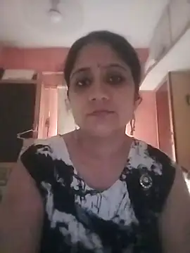 Snapshot of Pooja-bedi chatting on 07-12-26, 10:38 Pooja-bedi online show from 07-12-26, 10:38