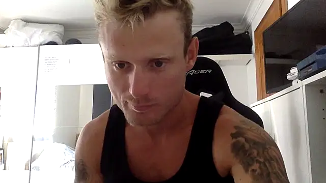 Snapshot of Nakedendurance1994 chatting on 07-12-26, 09:54 Nakedendurance1994 online show from 07-12-26, 09:54
