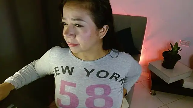 Snapshot of lispetite chatting on 02-27-26, 06:35 lispetite online show from 02-27-26, 06:35