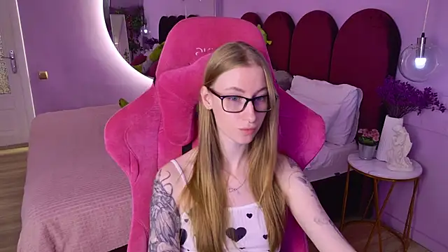 AuroraLean online show from 08-06-26, 04:57