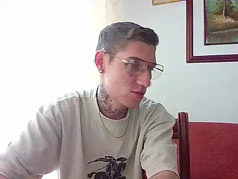 Snapshot of liam_carter2 chatting on 07-10-26, 10:32 liam carter2 online show from 07-10-26, 10:32