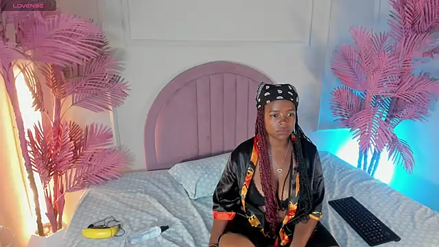 Snapshot of Tiianascott chatting on 07-13-26, 05:18 Tiianascott online show from 07-13-26, 05:18