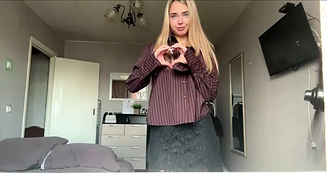 Snapshot of KamLobach chatting on 07-15-26, 10:33 KamLobach online show from 07-15-26, 10:33