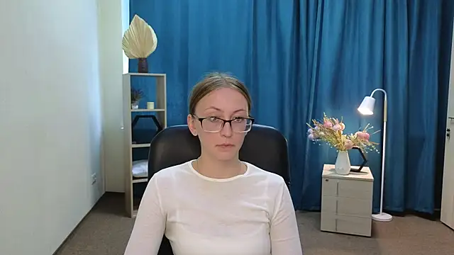 AlonaGolembeski online show from 07-13-26, 05:40