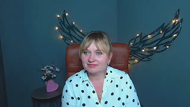 KiraSmiling online show from 07-13-26, 03:22