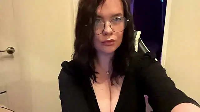AdelinaVirelle online show from 07-14-26, 05:08
