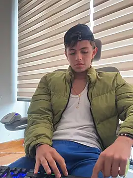 ItsJuanLuxxOficial online show from 07-13-26, 04:50