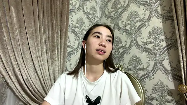 Snapshot of cocoSharms chatting on 07-19-26, 03:09 cocoSharms online show from 07-19-26, 03:09