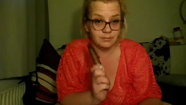 Snapshot of BeautyfullBigwoman chatting on 07-24-26, 12:39 BeautyfullBigwoman online show from 07-24-26, 12:39