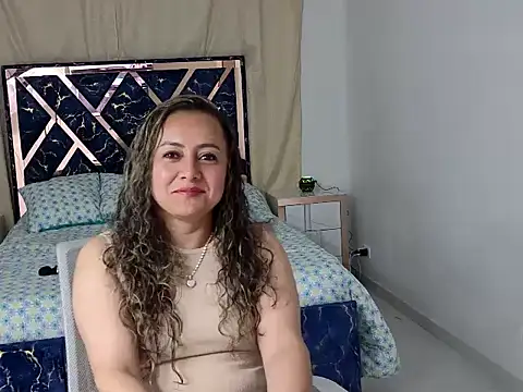 Snapshot of Cristalsexy25 chatting on 07-17-26, 12:41 Cristalsexy25 online show from 07-17-26, 12:41