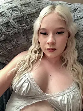 Chloebabyluv online show from 07-14-26, 01:05