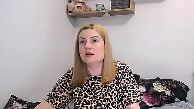 alisenties online show from 05-10-26, 02:41