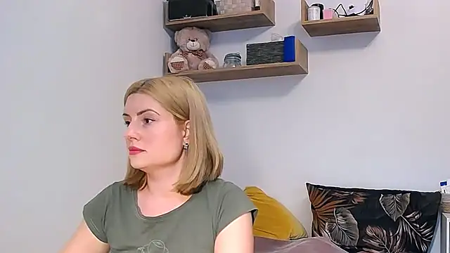 Snapshot of alisenties chatting on 10-01-25, 02:32 alisenties online show from 10-01-25, 02:32