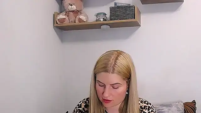alisenties online show from 06-15-26, 03:55