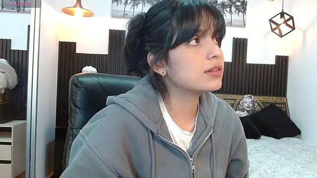 Snapshot of yurii_petite chatting on 07-15-26, 12:01 yurii petite online show from 07-15-26, 12:01