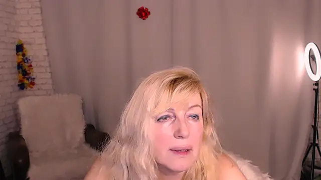 Snapshot of Samantha_Si chatting on 01-18-25, 03:05 Samantha Si online show from 01-18-25, 03:05