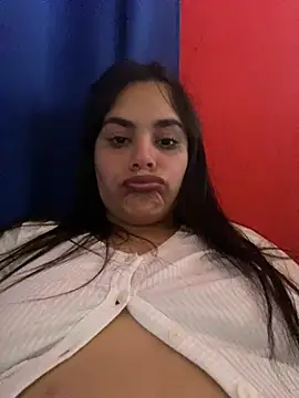 Snapshot of Luliii24 chatting on 07-31-26, 02:26 Luliii24 online show from 07-31-26, 02:26
