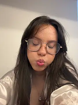 Snapshot of rose_allure1 chatting on 07-15-26, 02:35 rose allure1 online show from 07-15-26, 02:35