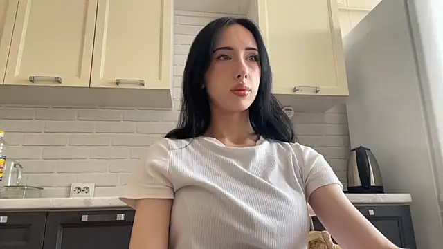 Snapshot of IsabellaQiueen chatting on 07-18-26, 01:30 IsabellaQiueen online show from 07-18-26, 01:30