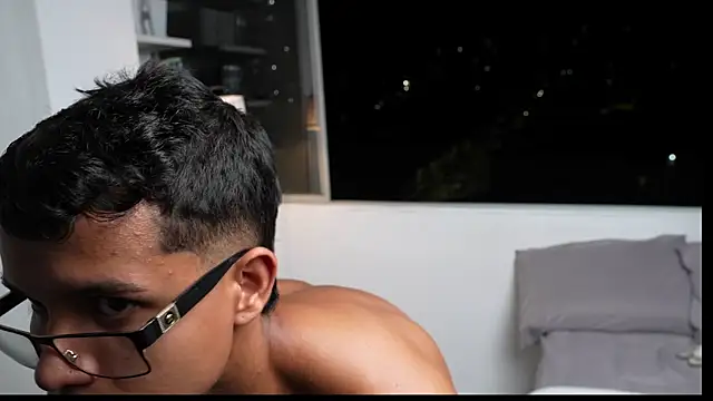 Snapshot of Paradise_boy__ chatting on 07-15-26, 01:56 Paradise boy online show from 07-15-26, 01:56