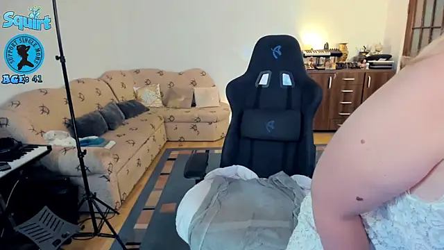 WhitneyLynn online show from 11-10-25, 01:43