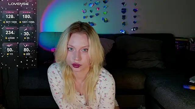 Snapshot of SonyaBlade_ chatting on 07-19-26, 06:48 SonyaBlade online show from 07-19-26, 06:48
