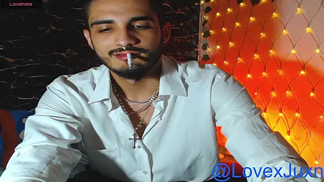LovexJuxn77 online show from 07-17-26, 11:24