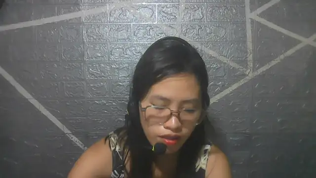 Snapshot of RaquelLeibfried chatting on 07-17-26, 01:25 RaquelLeibfried online show from 07-17-26, 01:25