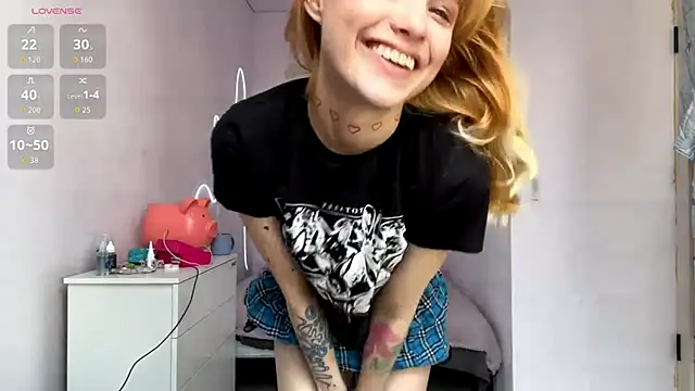 Snapshot of Lili_pup chatting on 07-17-26, 09:28 Lili pup online show from 07-17-26, 09:28