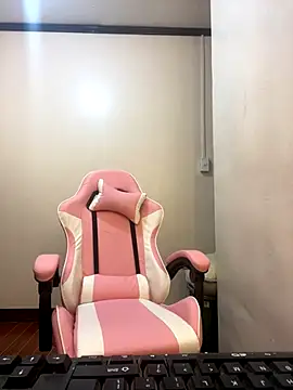 YourTSLovely online show from 11-25-25, 05:08