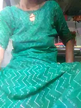Snapshot of Aradhna-104 chatting on 08-06-26, 04:07 Aradhna-104 online show from 08-06-26, 04:07