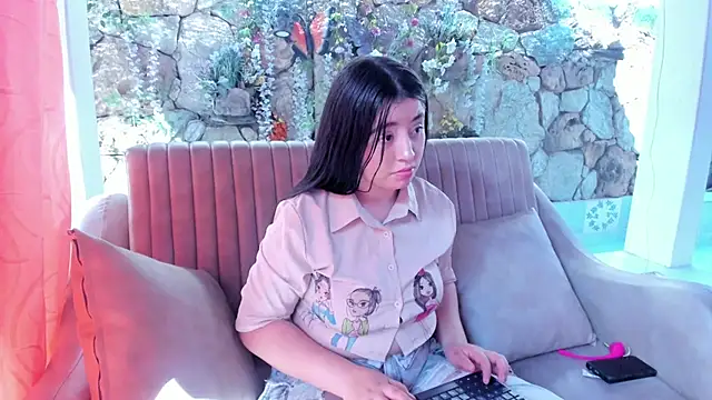 CarolineSoliz online show from 07-16-26, 08:17