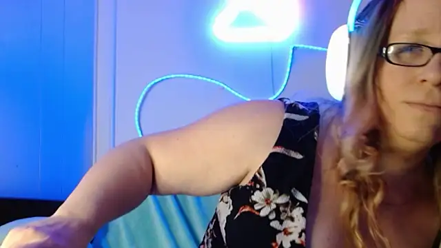 XxMs StarzxX online show from 01-17-25, 01:04