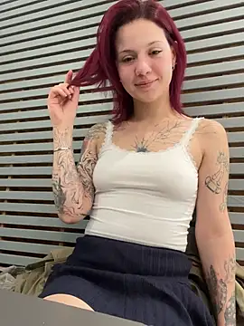 Snapshot of Lilly__Kiss chatting on 07-20-26, 07:16 Lilly Kiss online show from 07-20-26, 07:16