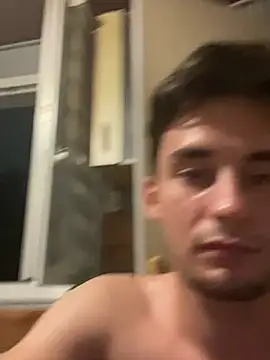 Snapshot of Cestmoi84 chatting on 07-16-26, 11:24 Cestmoi84 online show from 07-16-26, 11:24