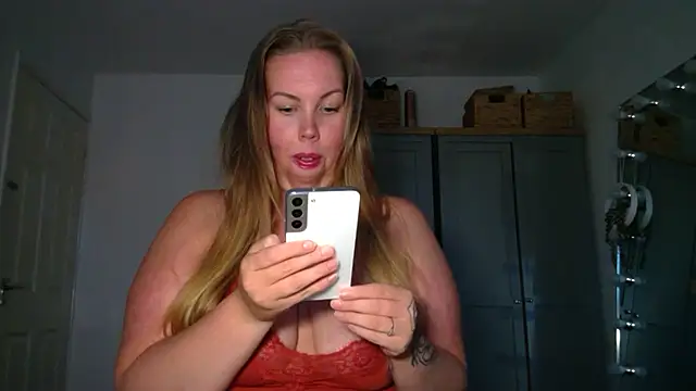 BecWilde online show from 07-31-26, 07:22