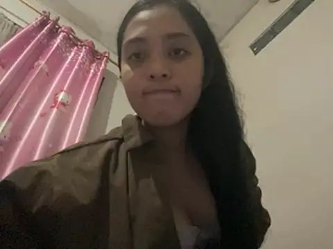 hazelnuties online show from 07-17-26, 01:52