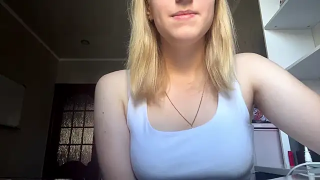 Snapshot of RollingSweet chatting on 07-20-26, 06:43 RollingSweet online show from 07-20-26, 06:43