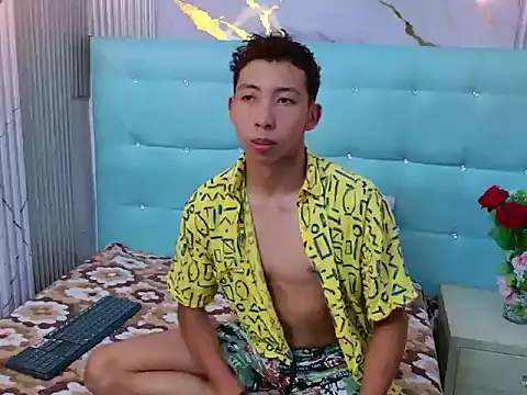 Snapshot of MOgekobig18 chatting on 07-18-26, 11:30 MOgekobig18 online show from 07-18-26, 11:30