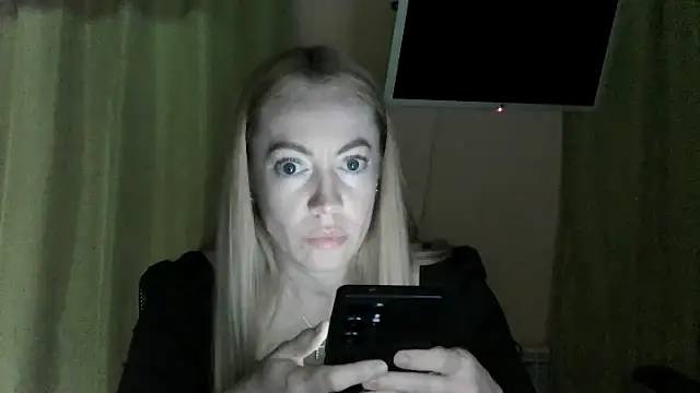 Snapshot of LensyTourels chatting on 07-17-26, 05:21 LensyTourels online show from 07-17-26, 05:21