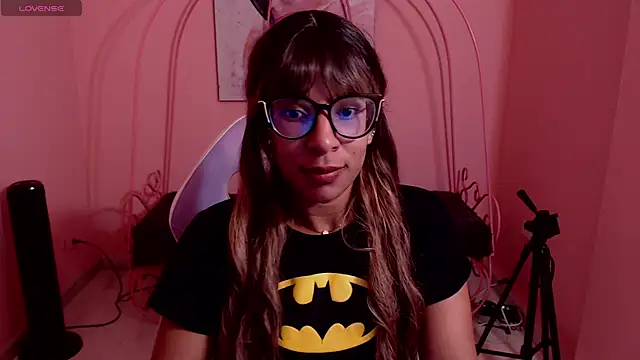 Snapshot of Ariavelvett_ chatting on 07-23-26, 07:27 Ariavelvett online show from 07-23-26, 07:27
