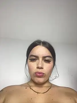 Snapshot of Shalo00 chatting on 07-18-26, 03:48 Shalo00 online show from 07-18-26, 03:48